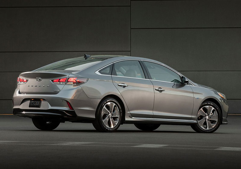 Hyundai Sonata Hybrid 2018 - sedan bình dân nhiều tính năng hiện đại